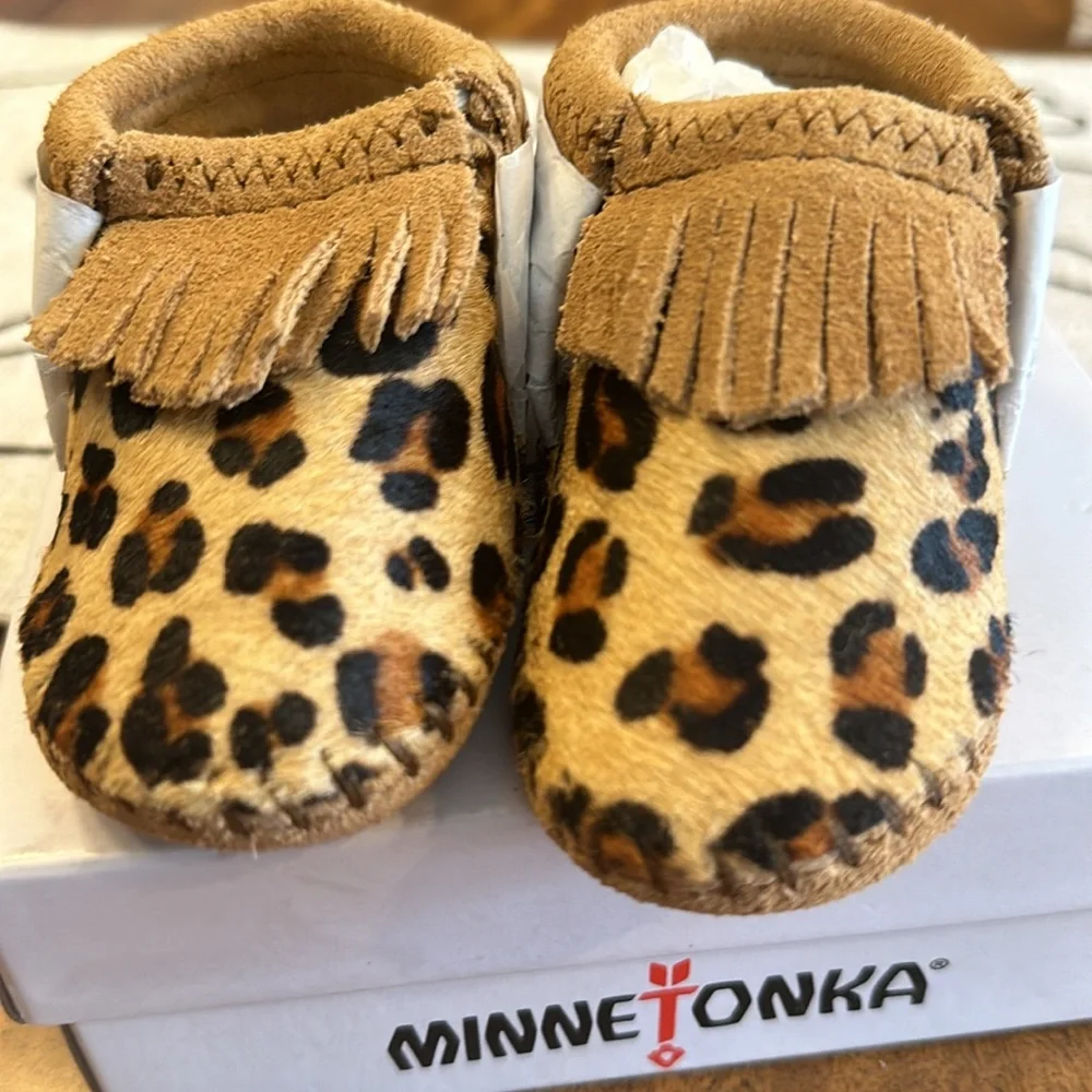 MINNETONKA Infant's in the box Riley Bootie Leopard Print